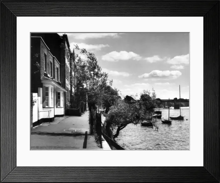 Framed Print : Strand-On-The-Green Framed Print : Strand-On-The-Green