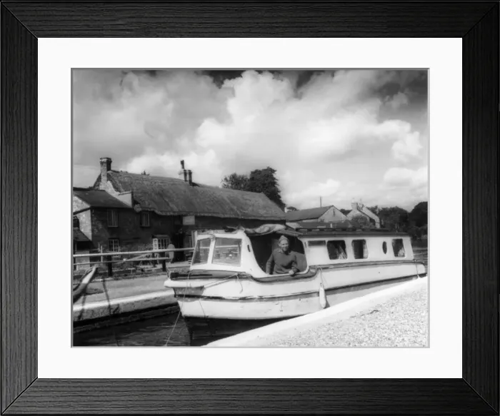 Framed Print : Happy Motor Boat Cruiser Framed Print : Happy Motor Boat Cruiser