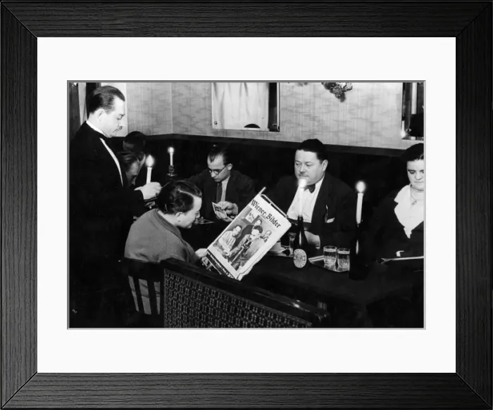 Framed Print : Viennese Resraurant Framed Print : Viennese Resraurant