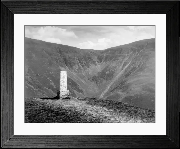Framed Print : The Devils Beef Tub Framed Print : The Devils Beef Tub