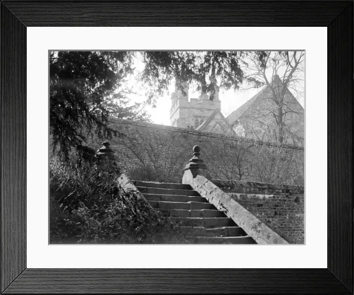 Framed Print : England / Penshurst Framed Print : England / Penshurst