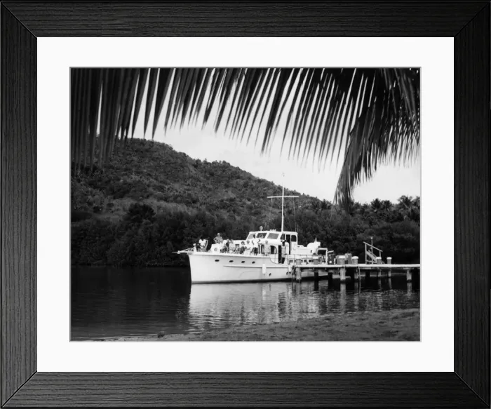 Framed Print : Tourist Yacht Framed Print : Tourist Yacht