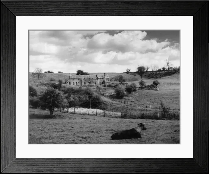Framed Print : Cotswolds Scenery Framed Print : Cotswolds Scenery