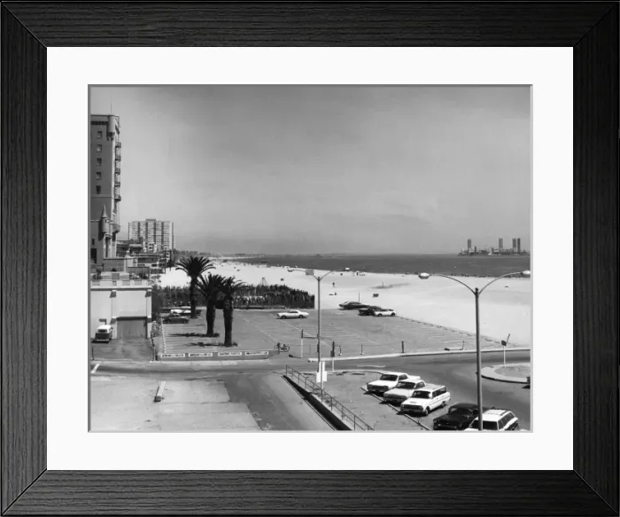 Framed Print : Longbeach Beach Framed Print : Longbeach Beach