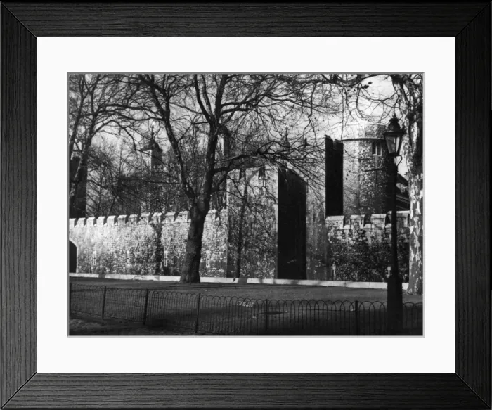 Framed Print : Tower of London Framed Print : Tower of London