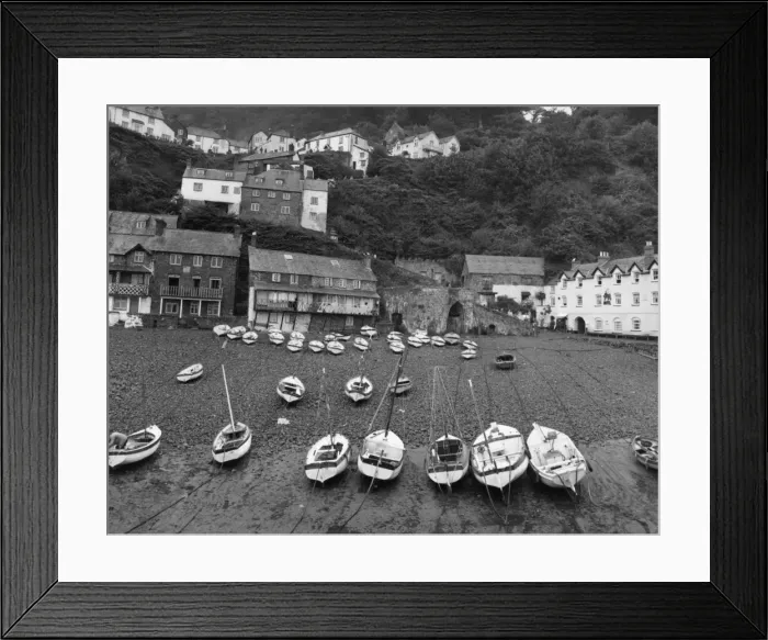 Framed Print : Clovelly Harbour Framed Print : Clovelly Harbour