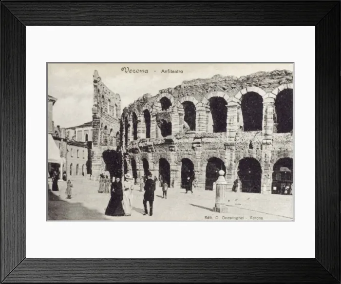 Framed Print : Verona - The Roman Amphitheatre (1 / 3) Framed Print : Verona - The Roman Amphitheatre (1 / 3)