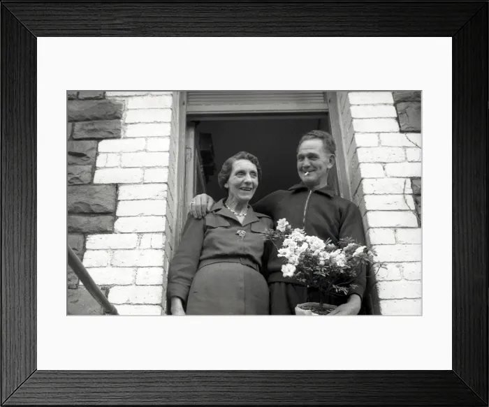 Framed Print : A mischievous couple Framed Print : A mischievous couple