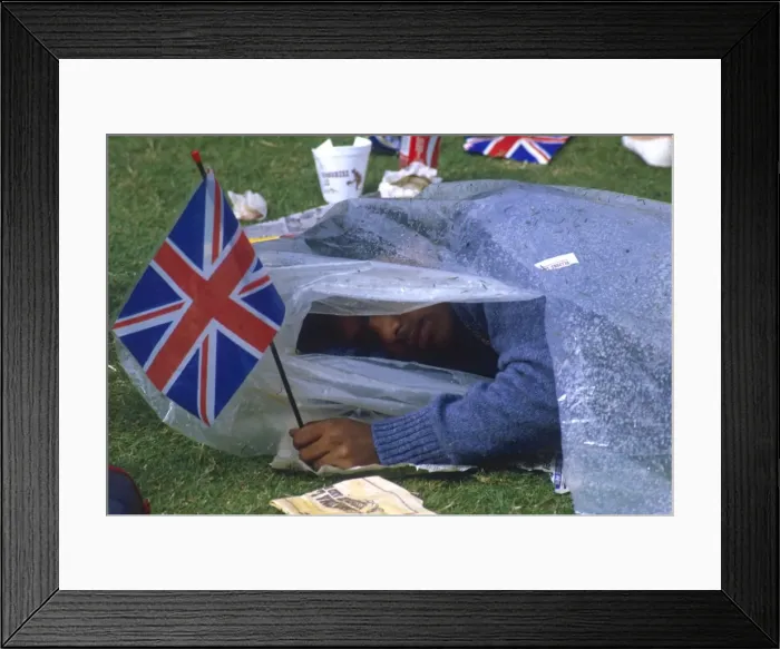 Framed Print : Royal Wedding 1986 - sleeping spectator Framed Print : Royal Wedding 1986 - sleeping spectator