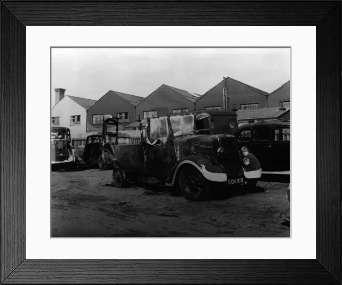 Framed Print : Wartime bomb damage, Met Police vehicles, London Framed Print : Wartime bomb damage, Met Police vehicles, London
