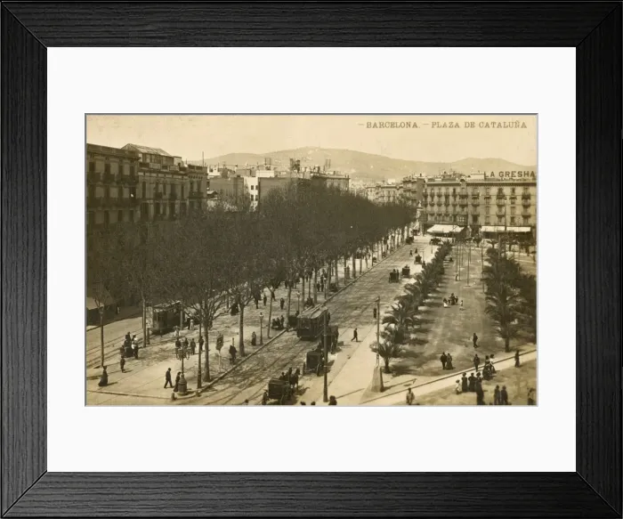 Framed Print : Barcelona, Spain - Plaza de Cataluna Framed Print : Barcelona, Spain - Plaza de Cataluna