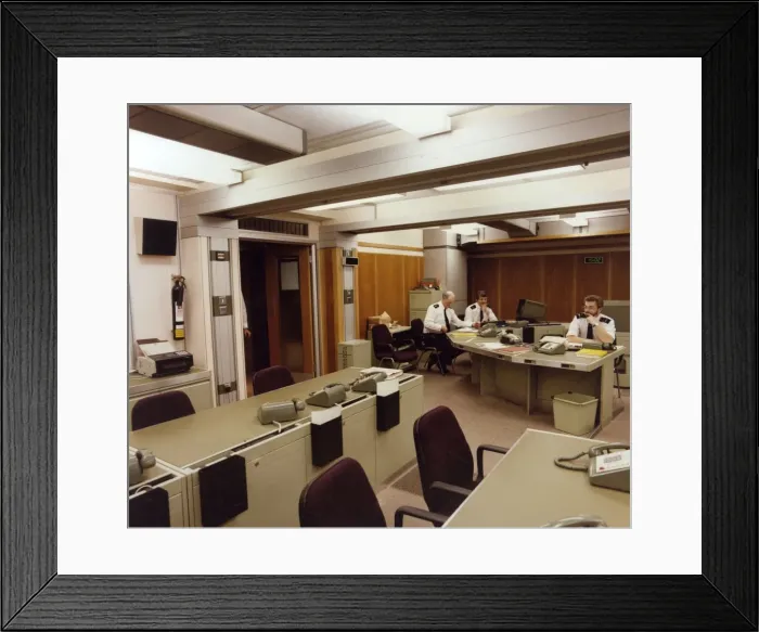 Framed Print : Metropolitan Police communications room, London