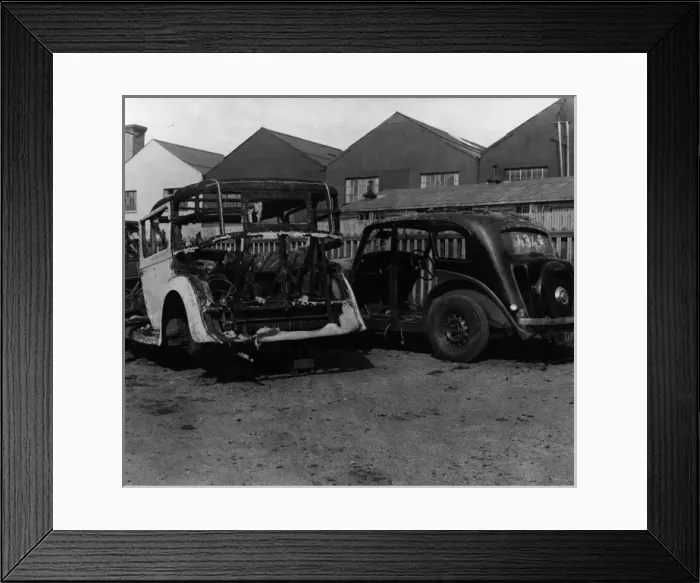 Framed Print : Wartime bomb damage, Met Police vehicles, London Framed Print : Wartime bomb damage, Met Police vehicles, London