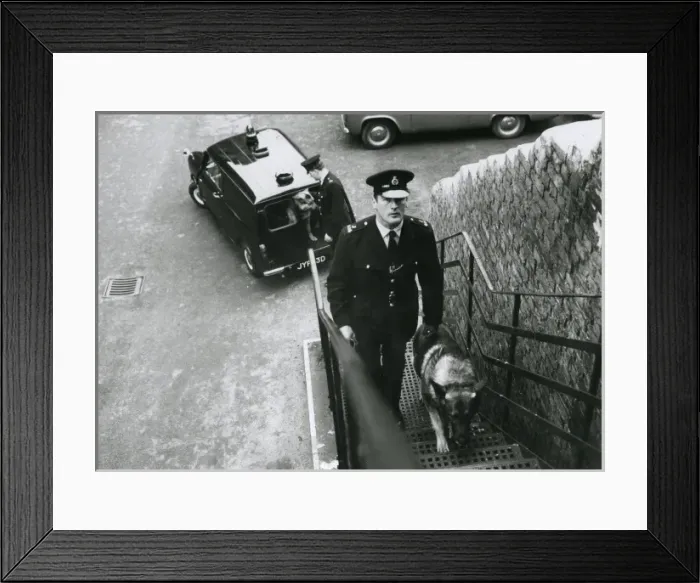 Framed Print : Two Metropolitan police officers with van and dogs Framed Print : Two Metropolitan police officers with van and dogs