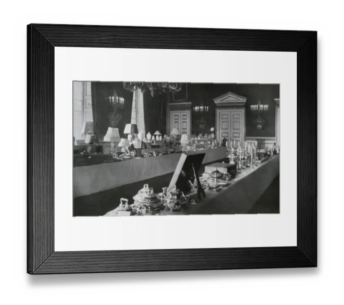 Framed Print : Royal Wedding Presents at St Jamess Palace Framed Print : Royal Wedding Presents at St Jamess Palace
