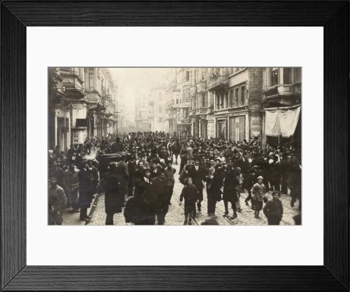 Framed Print : Istanbul, Turkey - First British troops arrive Framed Print : Istanbul, Turkey - First British troops arrive