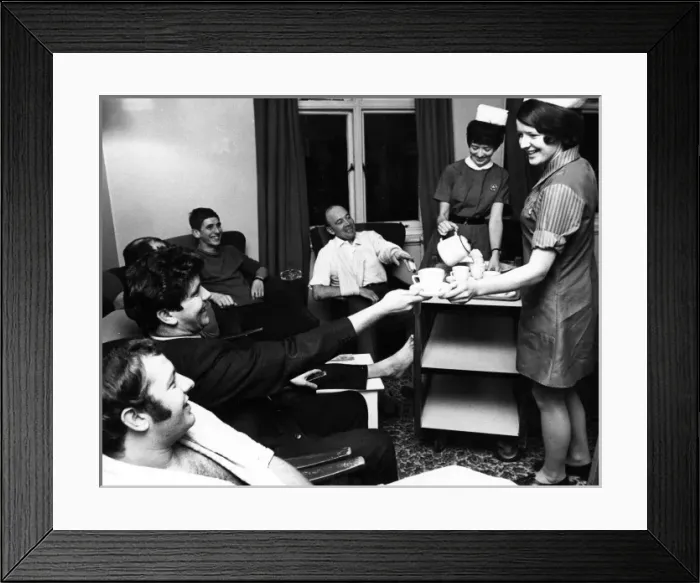 Framed Print : Two nurses with convalescing policemen Framed Print : Two nurses with convalescing policemen