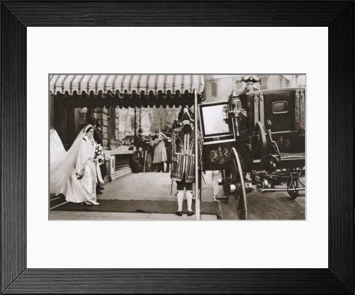 Framed Print : Royal Wedding 1935 - Bride on her way to Buckingham Palace Framed Print : Royal Wedding 1935 - Bride on her way to Buckingham Palace