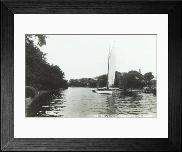 Framed Print : Boating the the River Bure, Wroxham Framed Print : Boating the the River Bure, Wroxham