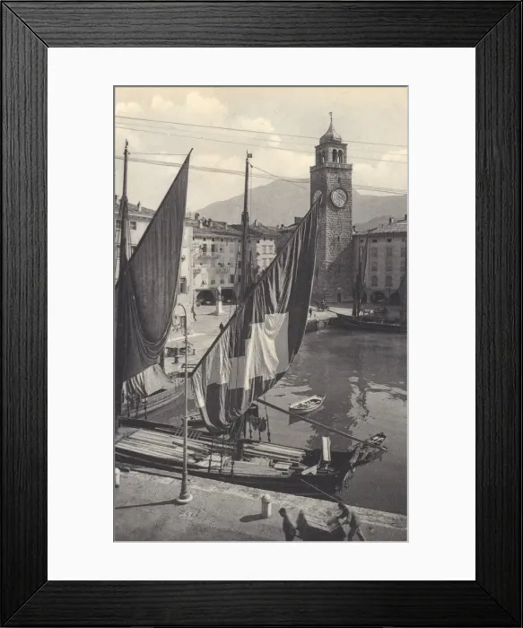 Framed Print : Italian Lakes - Commercial Craft (6 / 7) Framed Print : Italian Lakes - Commercial Craft (6 / 7)