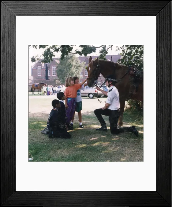 Framed Print : Metropolitan Police officer with horse and children Framed Print : Metropolitan Police officer with horse and children
