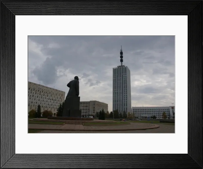 Framed Print : Statue of Lenin - Arkhangelsk, Russia Framed Print : Statue of Lenin - Arkhangelsk, Russia