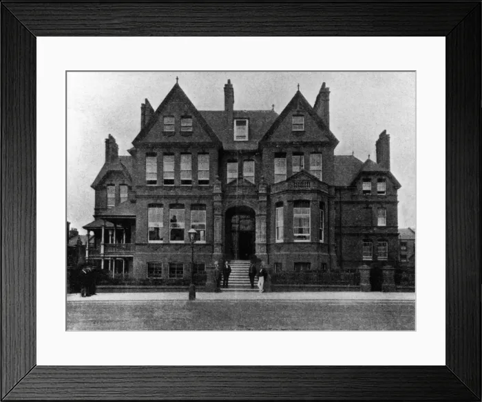 Framed Print : Convalescent Police Seaside Home, Hove, East Sussex Framed Print : Convalescent Police Seaside Home, Hove, East Sussex