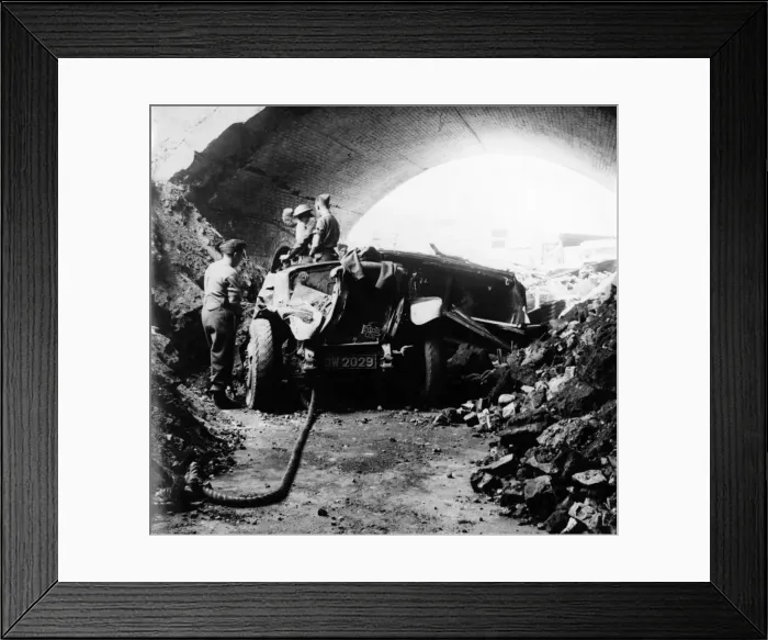 Framed Print : Wartime bomb damage, Lambeth, south east London Framed Print : Wartime bomb damage, Lambeth, south east London