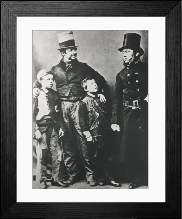 Framed Print : Metropolitan Police officer with man and two boys Framed Print : Metropolitan Police officer with man and two boys