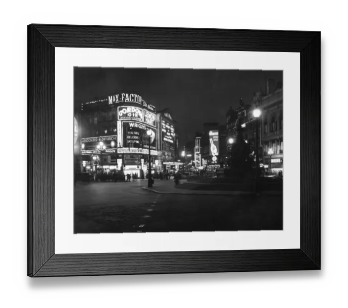 Framed Print : View of the lights at Piccadilly Circus, London Framed Print : View of the lights at Piccadilly Circus, London