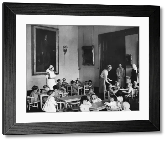 Framed Print : Wartime toddlers at Taplow Court, 1939 Framed Print : Wartime toddlers at Taplow Court, 1939