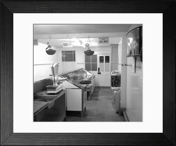 Framed Print : Fish & Chip shop, Walton-on-the-Naze, Essex Framed Print : Fish & Chip shop, Walton-on-the-Naze, Essex