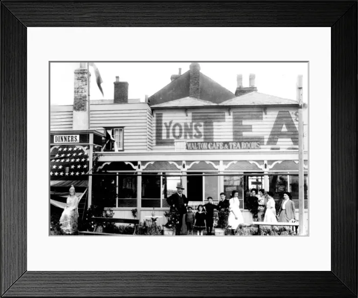 Framed Print : Cafe and Tea Rooms, Walton-on-the-Naze, Essex Framed Print : Cafe and Tea Rooms, Walton-on-the-Naze, Essex