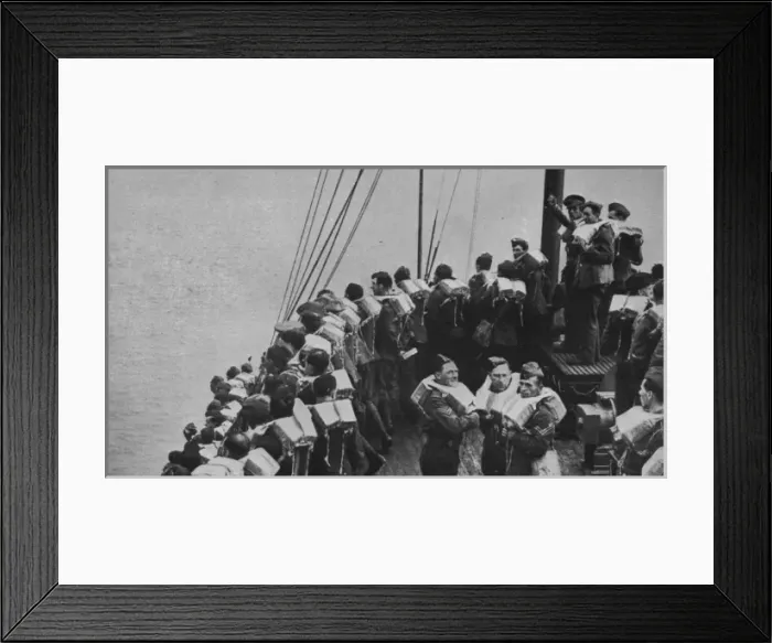 Framed Print : British Army on board ship on the way to France, 1939 Framed Print : British Army on board ship on the way to France, 1939