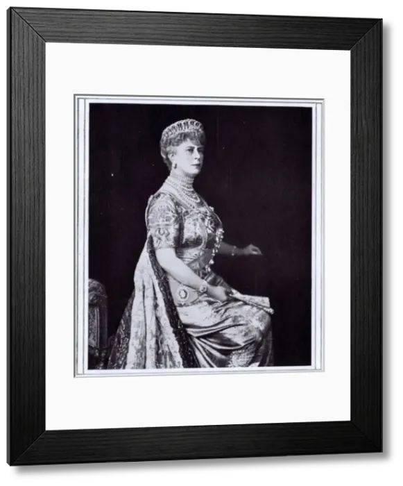 Framed Print : H. M. Queen Mary in her Court Dress, London, 1922 Framed Print : H. M. Queen Mary in her Court Dress, London, 1922