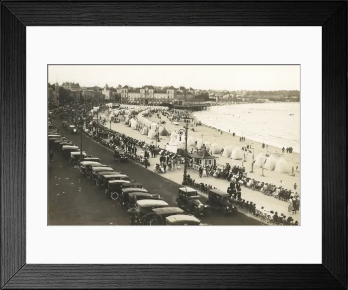 Framed Print : Beach and Waterfront - Montevideo, Uruguay Framed Print : Beach and Waterfront - Montevideo, Uruguay