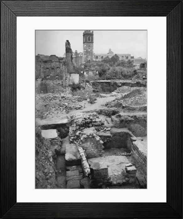 Framed Print : Excavations of Roman Fort in City of London Framed Print : Excavations of Roman Fort in City of London