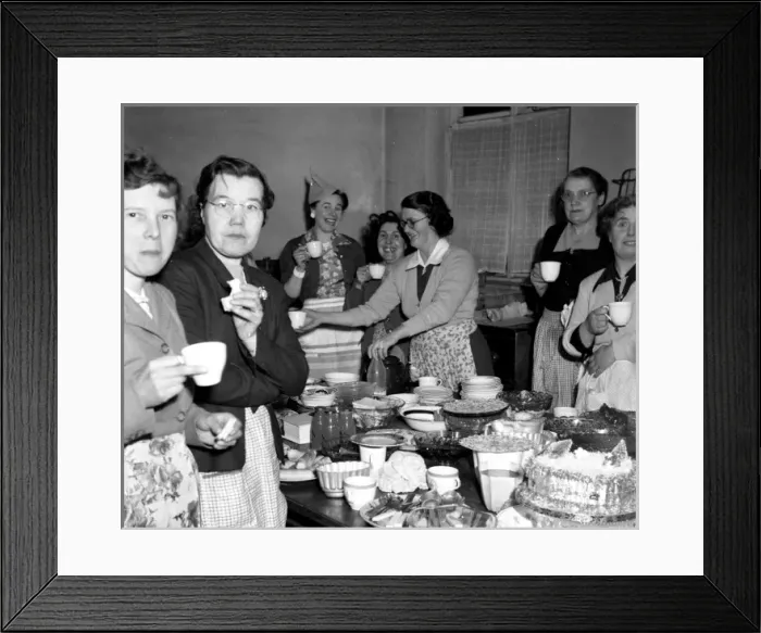 Framed Print : Childrens Christmas party, Walton-on-the-Naze, Essex Framed Print : Childrens Christmas party, Walton-on-the-Naze, Essex