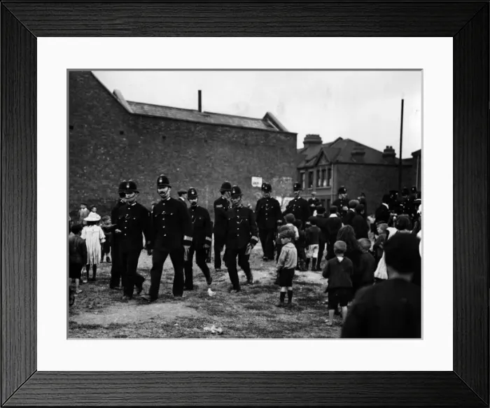Framed Print : Police arriving during London Dock Strike Framed Print : Police arriving during London Dock Strike