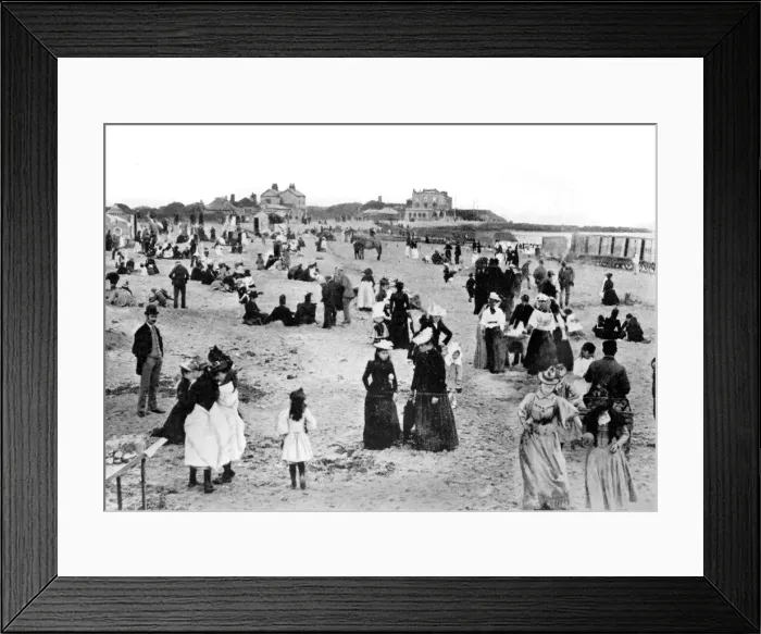 Framed Print : Beach scene, Walton-on-the-Naze, Essex Framed Print : Beach scene, Walton-on-the-Naze, Essex