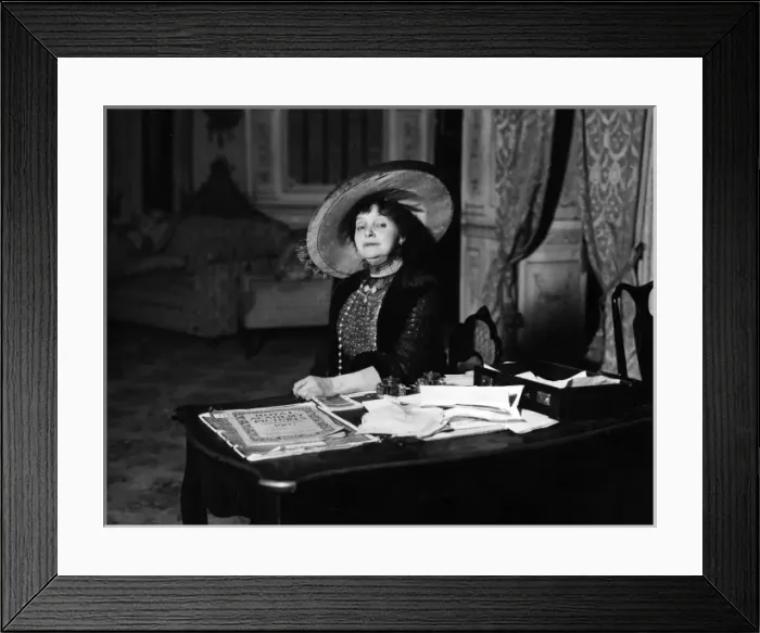 Framed Print : Gabrielle Rejane, French actress Framed Print : Gabrielle Rejane, French actress