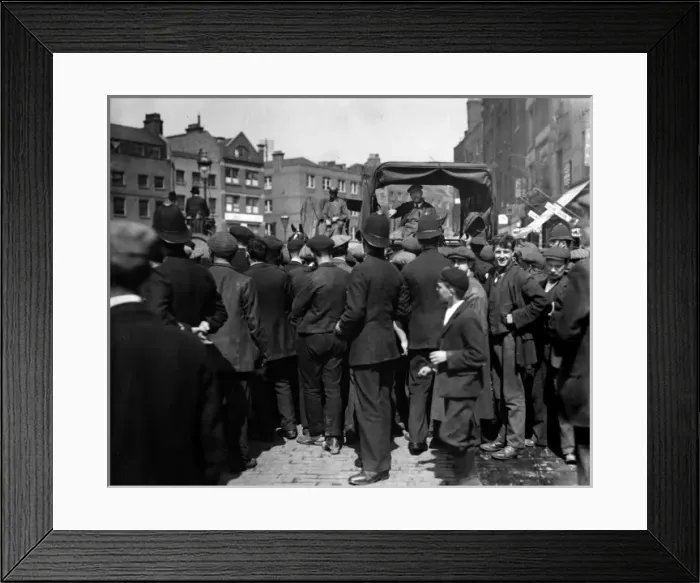 Framed Print : Street scene during the London Dock Strike Framed Print : Street scene during the London Dock Strike
