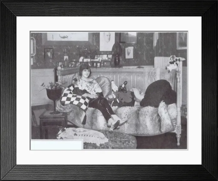 Framed Print : Yvonne Printemps, Paris, 1921 Framed Print : Yvonne Printemps, Paris, 1921