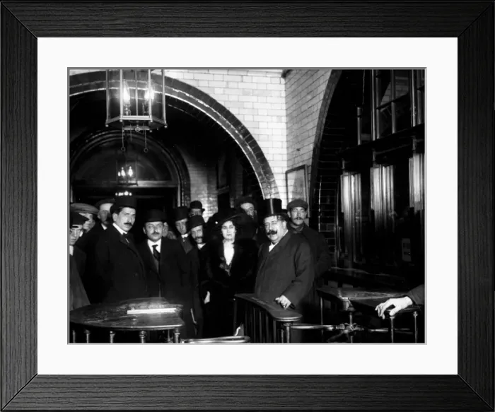 Framed Print : Leoncavallo visiting Rowton House, London Framed Print : Leoncavallo visiting Rowton House, London