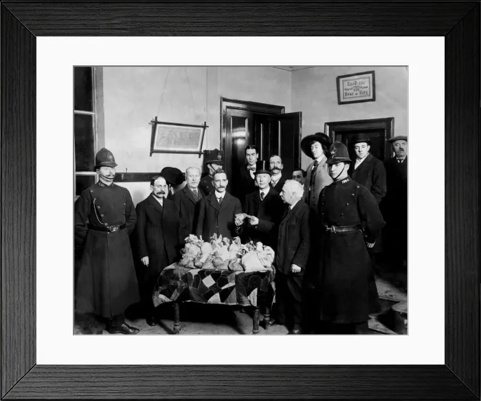 Framed Print : Police guard for Slate Club Money, Old Street, London Framed Print : Police guard for Slate Club Money, Old Street, London