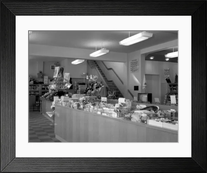 Framed Print : Co-Op Store, Walton-on-the-Naze, Essex Framed Print : Co-Op Store, Walton-on-the-Naze, Essex