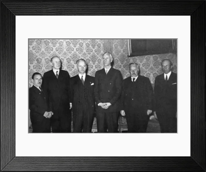 Framed Print : New Polish Cabinet in Paris, 1939 Framed Print : New Polish Cabinet in Paris, 1939