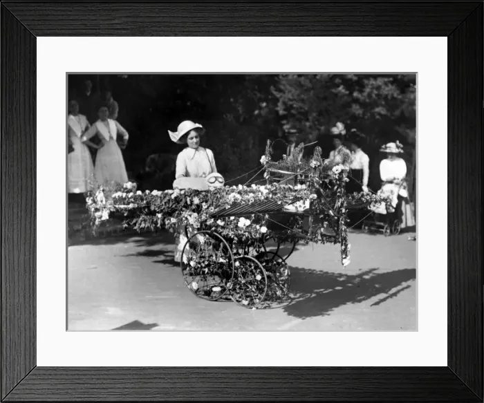 Framed Print : Entrant in Ramsgate Battle of Flowers, Kent Framed Print : Entrant in Ramsgate Battle of Flowers, Kent