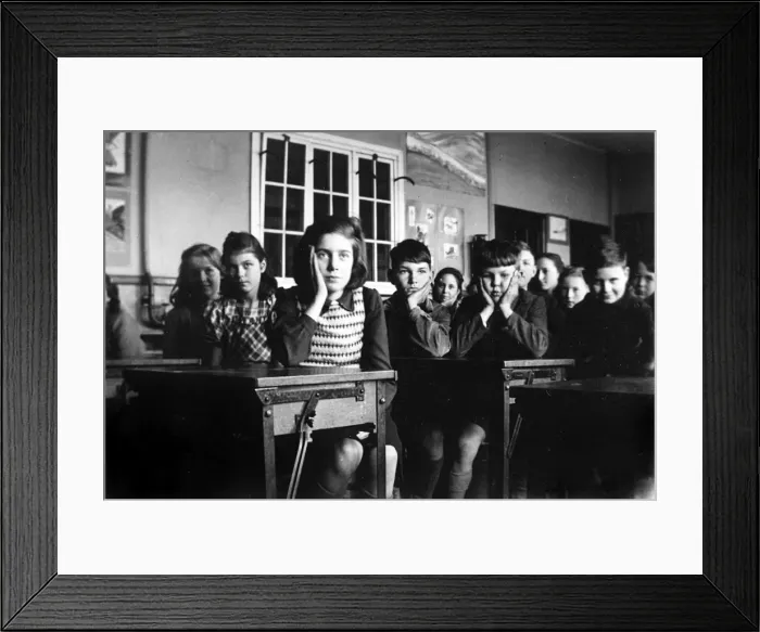 Framed Print : Schoolchildren in class, Walton-on-the-Naze, Essex Framed Print : Schoolchildren in class, Walton-on-the-Naze, Essex