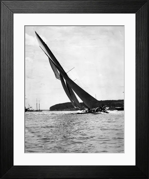 Framed Print : Royal London Yacht Club racing, Cowes, Isle of Wight Framed Print : Royal London Yacht Club racing, Cowes, Isle of Wight